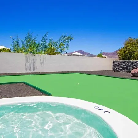 Βίλα In Playa Blanca Sleeps 8 Includes Swimming Pool Air Con And Wifi 9 Πλάγια Μπλάνκα