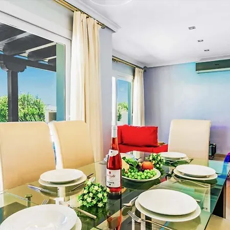 In Playa Blanca Sleeps 8 Includes Swimming Pool Air Con And Wifi 9 Βίλα